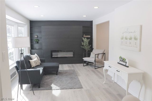 4059 Monticello Boulevard, Cleveland Heights, OH 44121