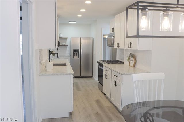 4059 Monticello Boulevard, Cleveland Heights, OH 44121