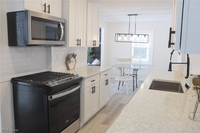 4059 Monticello Boulevard, Cleveland Heights, OH 44121