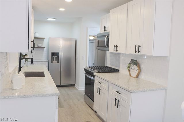 4059 Monticello Boulevard, Cleveland Heights, OH 44121