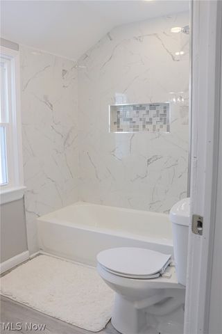 4059 Monticello Boulevard, Cleveland Heights, OH 44121