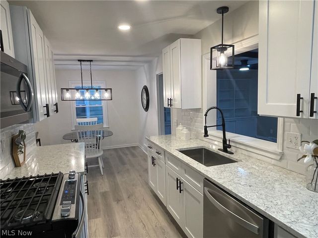 4059 Monticello Boulevard, Cleveland Heights, OH 44121