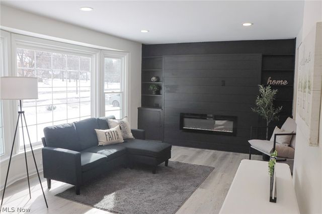 4059 Monticello Boulevard, Cleveland Heights, OH 44121