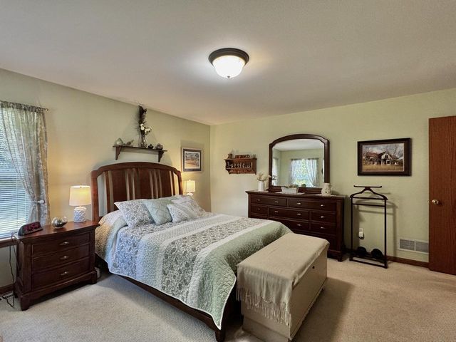 2501 Michele LANE, East Troy, WI 53120
