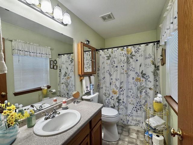 2501 Michele LANE, East Troy, WI 53120