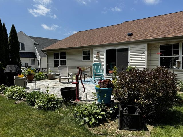 2501 Michele LANE, East Troy, WI 53120