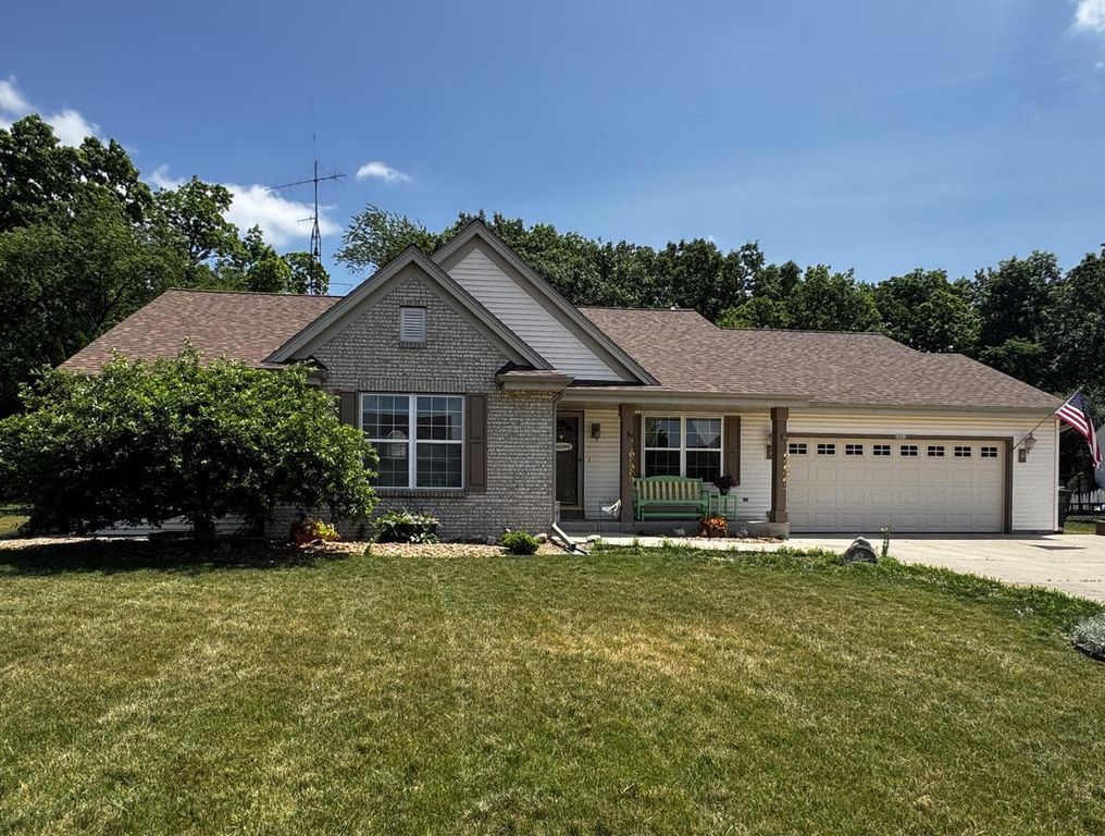 2501 Michele LANE, East Troy, WI 53120