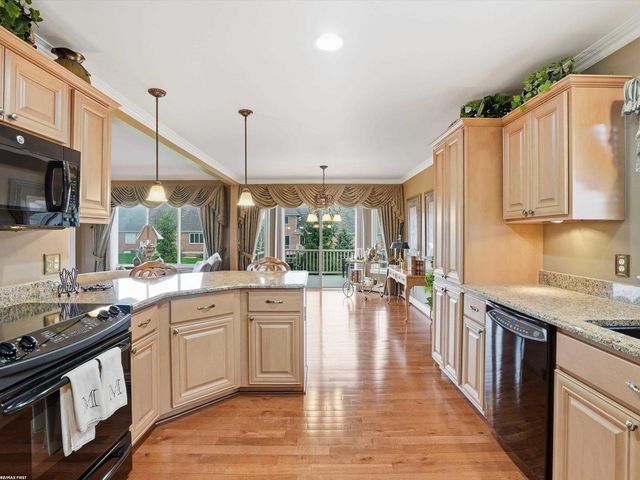 6181 Pond Drive, Washington Twp, MI 48094