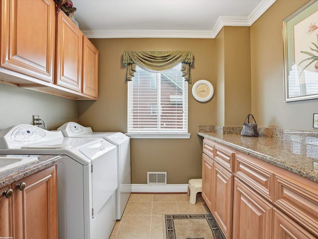 6181 Pond Drive, Washington Twp, MI 48094