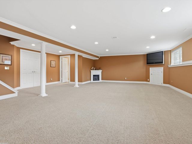6181 Pond Drive, Washington Twp, MI 48094