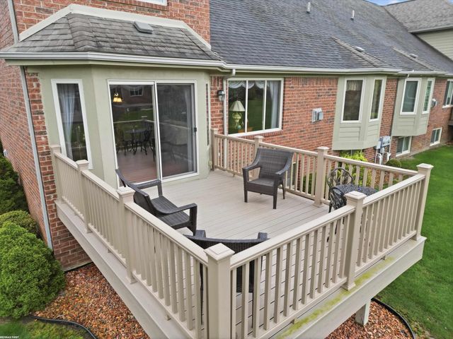 6181 Pond Drive, Washington Twp, MI 48094