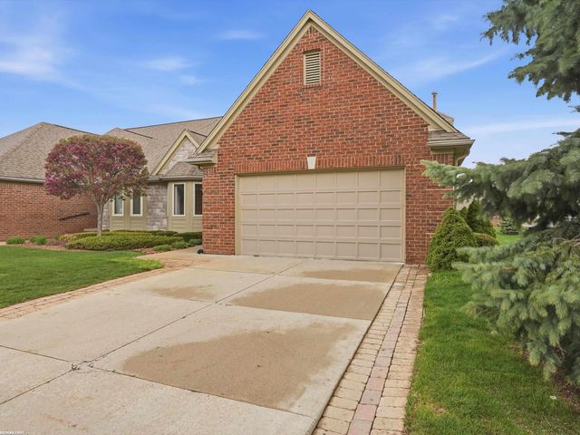 6181 Pond Drive, Washington Twp, MI 48094