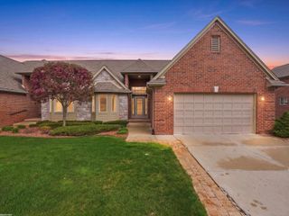 6181 Pond Drive, Washington Twp, MI 48094