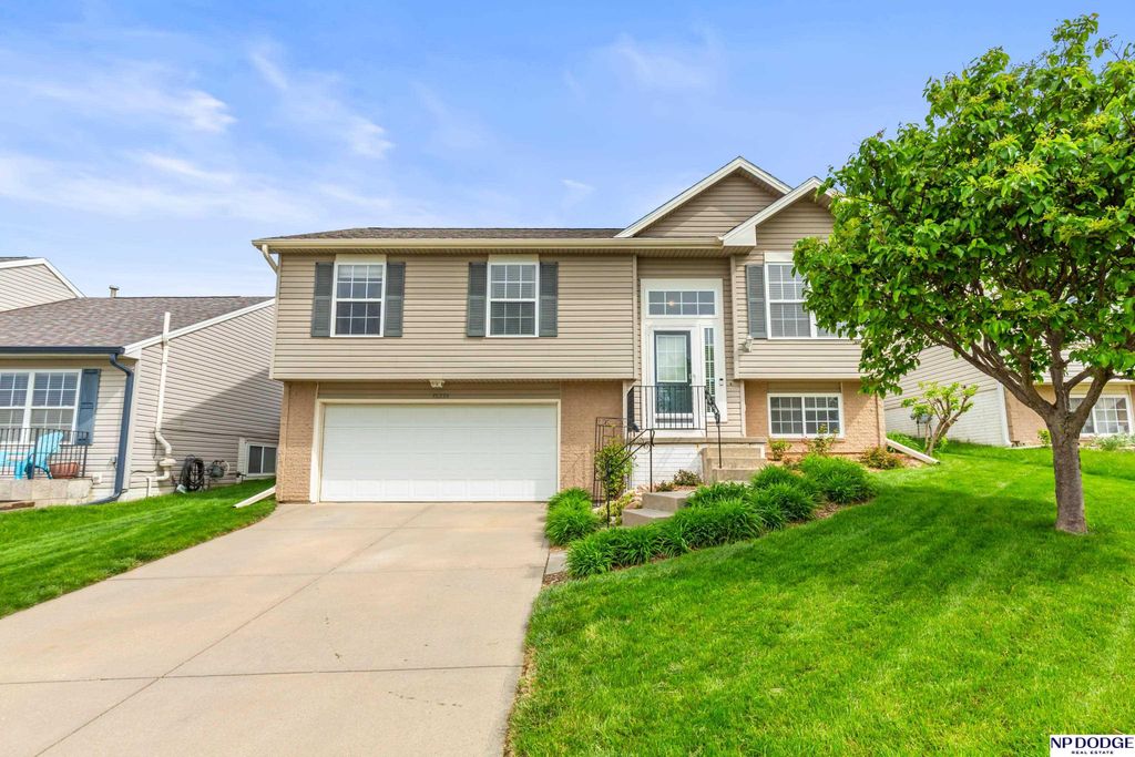 15358 Mormon Street, Bennington, NE 68007