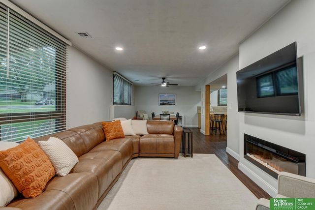 4622 N 82nd Street, Omaha, NE 68134