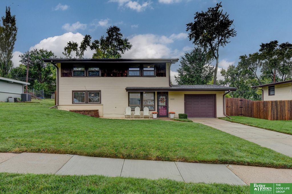 4622 N 82nd Street, Omaha, NE 68134