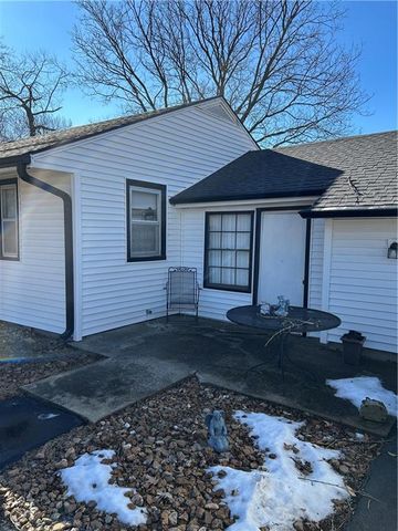 412 NW Donovan Road, Lee's Summit, MO 64063