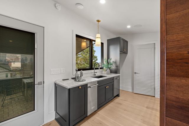 601 S 9th St, Nashville, TN 37206