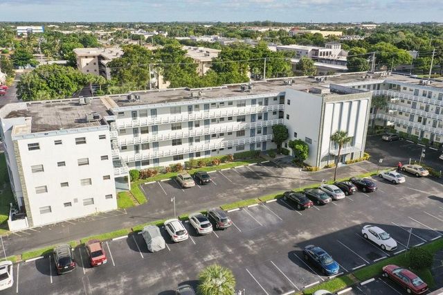 4090 NW 42nd Avenue 309, Lauderdale Lakes, FL 33319