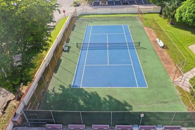 4090 NW 42nd Avenue 309, Lauderdale Lakes, FL 33319