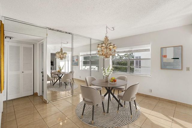 4090 NW 42nd Avenue 309, Lauderdale Lakes, FL 33319