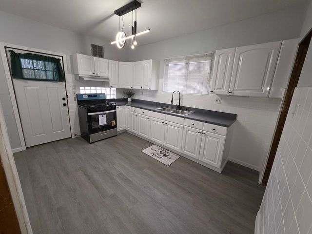 8239 S Carpenter Street, Chicago, IL 60620