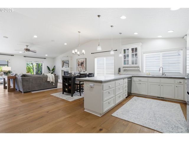917 N HERON Dr, Ridgefield, WA 98642