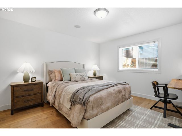 917 N HERON Dr, Ridgefield, WA 98642