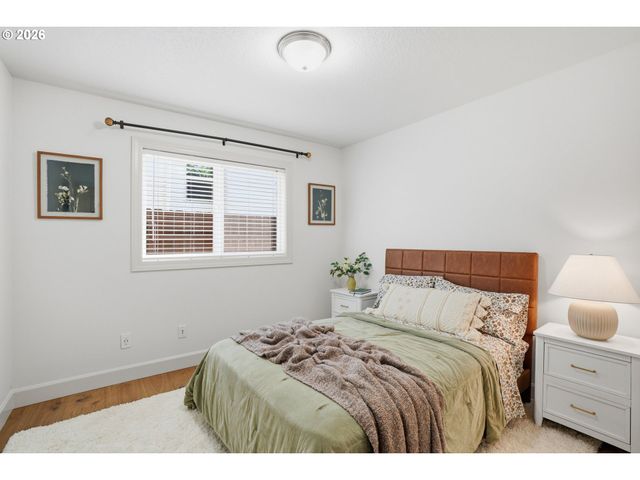 917 N HERON Dr, Ridgefield, WA 98642