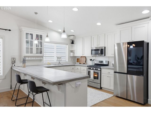 917 N HERON Dr, Ridgefield, WA 98642