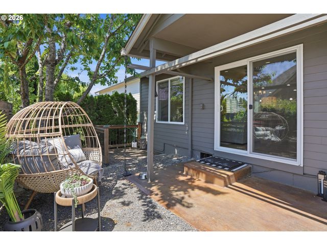 917 N HERON Dr, Ridgefield, WA 98642
