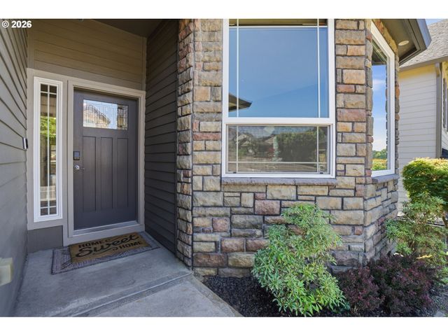 917 N HERON Dr, Ridgefield, WA 98642