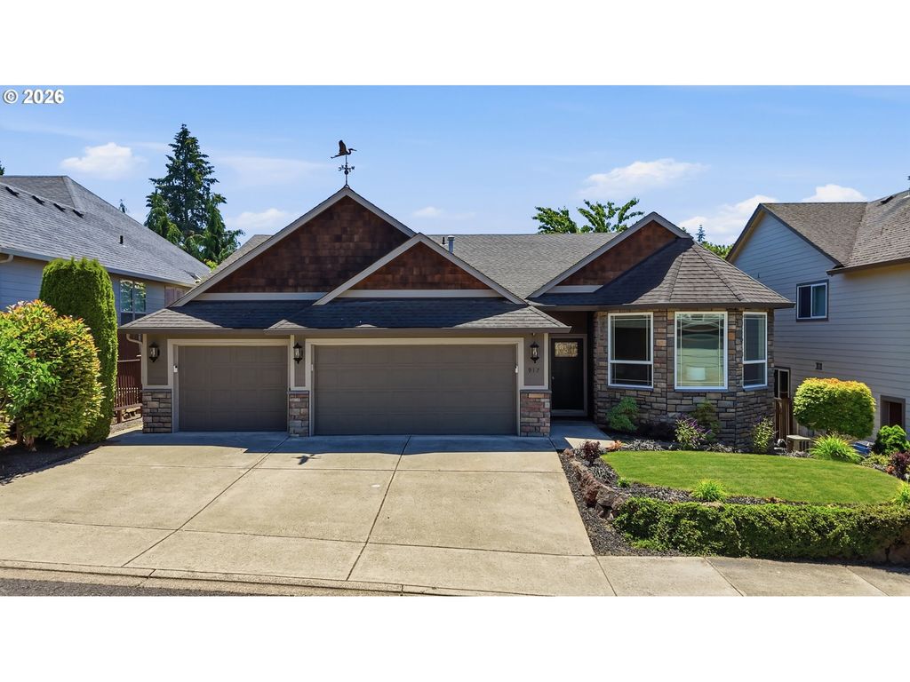 917 N HERON Dr, Ridgefield, WA 98642