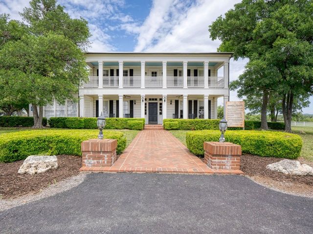 2835 Palomino Springs, Bandera, TX 78003