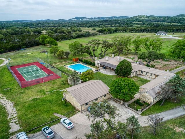 2835 Palomino Springs, Bandera, TX 78003