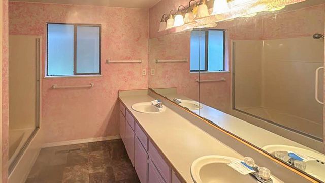 1023 NE Primrose Place, Grants Pass, OR 97526