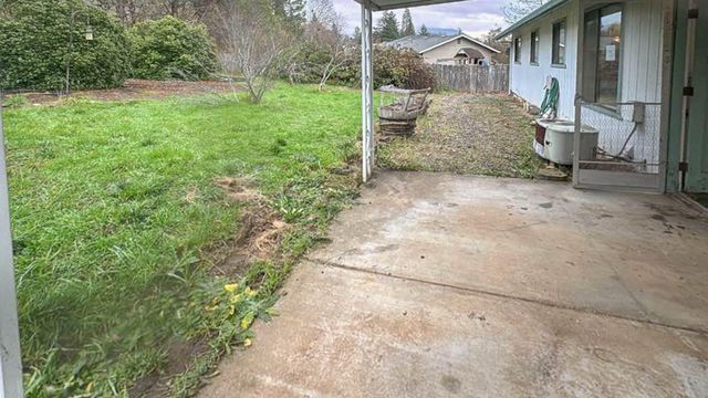 1023 NE Primrose Place, Grants Pass, OR 97526