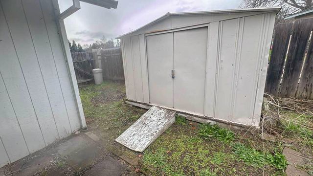 1023 NE Primrose Place, Grants Pass, OR 97526