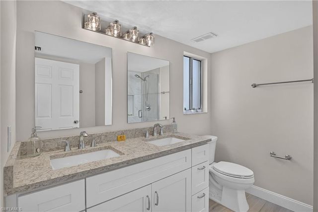 7707 Jewel LN 104, Naples, FL 34109