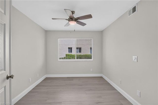 7707 Jewel LN 104, Naples, FL 34109