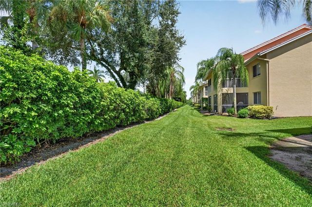7707 Jewel LN 104, Naples, FL 34109