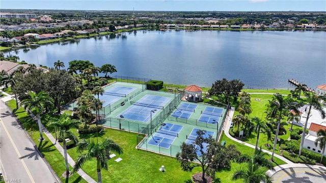 7707 Jewel LN 104, Naples, FL 34109