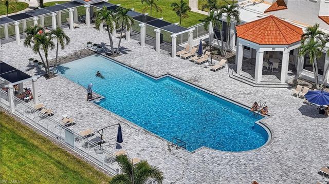 7707 Jewel LN 104, Naples, FL 34109