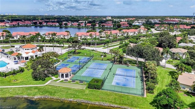 7707 Jewel LN 104, Naples, FL 34109