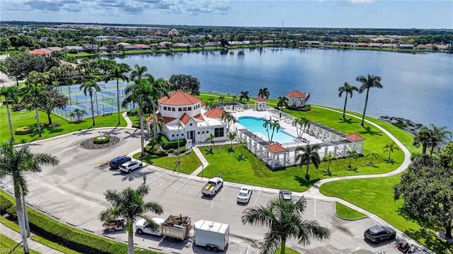 7707 Jewel LN 104, Naples, FL 34109