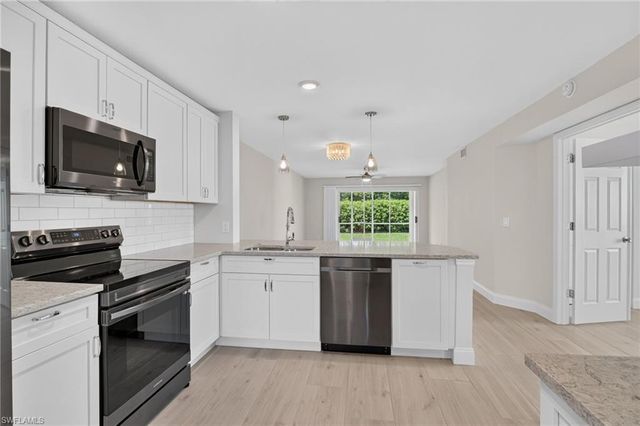 7707 Jewel LN 104, Naples, FL 34109