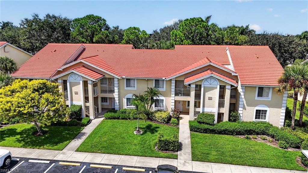 7707 Jewel LN 104, Naples, FL 34109