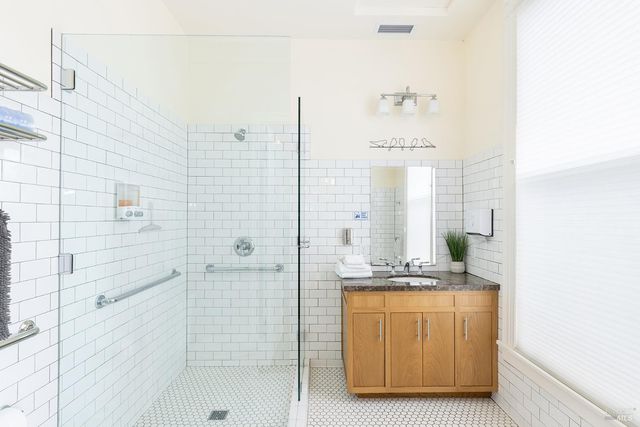 423 Seminary St, Napa, CA 94559