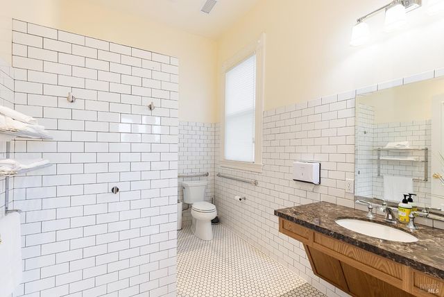 423 Seminary St, Napa, CA 94559