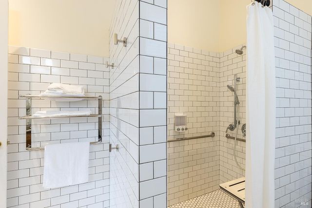 423 Seminary St, Napa, CA 94559